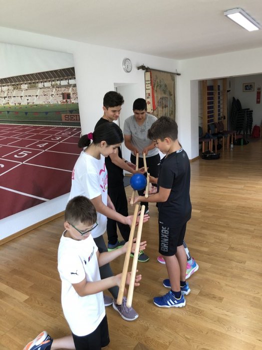 F4D87F2E-B89E-4CE8-872A-5221C43A90BC