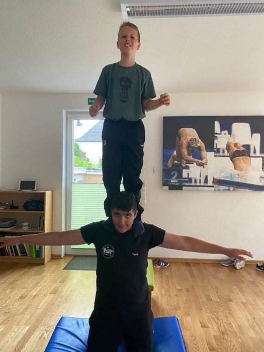 FDA878C6-EA11-44E0-9F1A-A3D572E37EA8