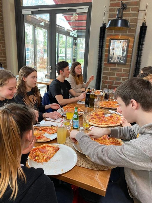 f1d2d253-0911-4215-8183-c55e6b145190